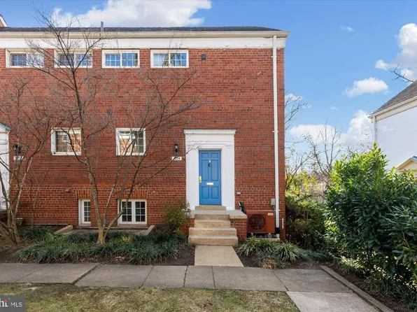 3254 Gunston Rd, Alexandria, VA 22302