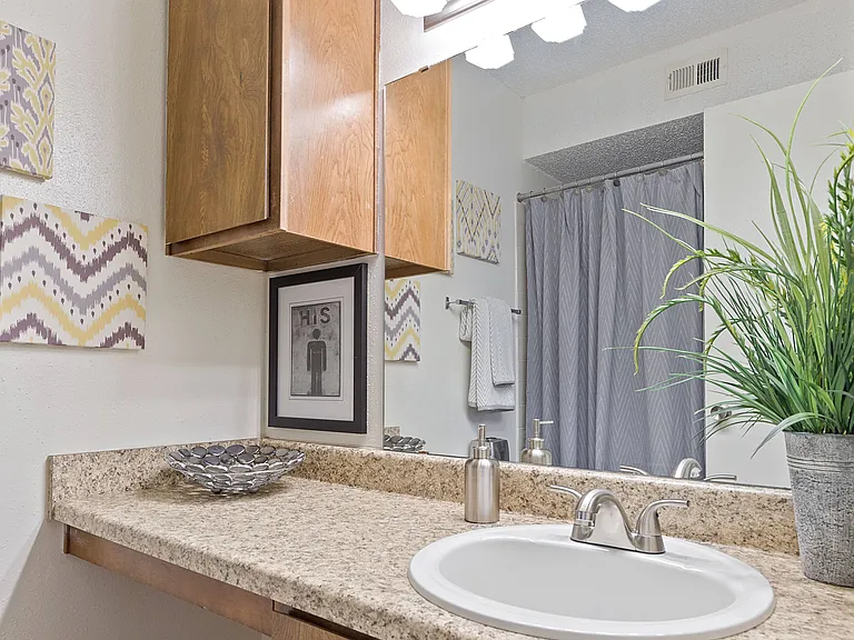 Cimarron Trails Apts. — Photo 11