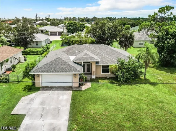 1726 Trafalgar Pkwy, Cape Coral, FL 33991