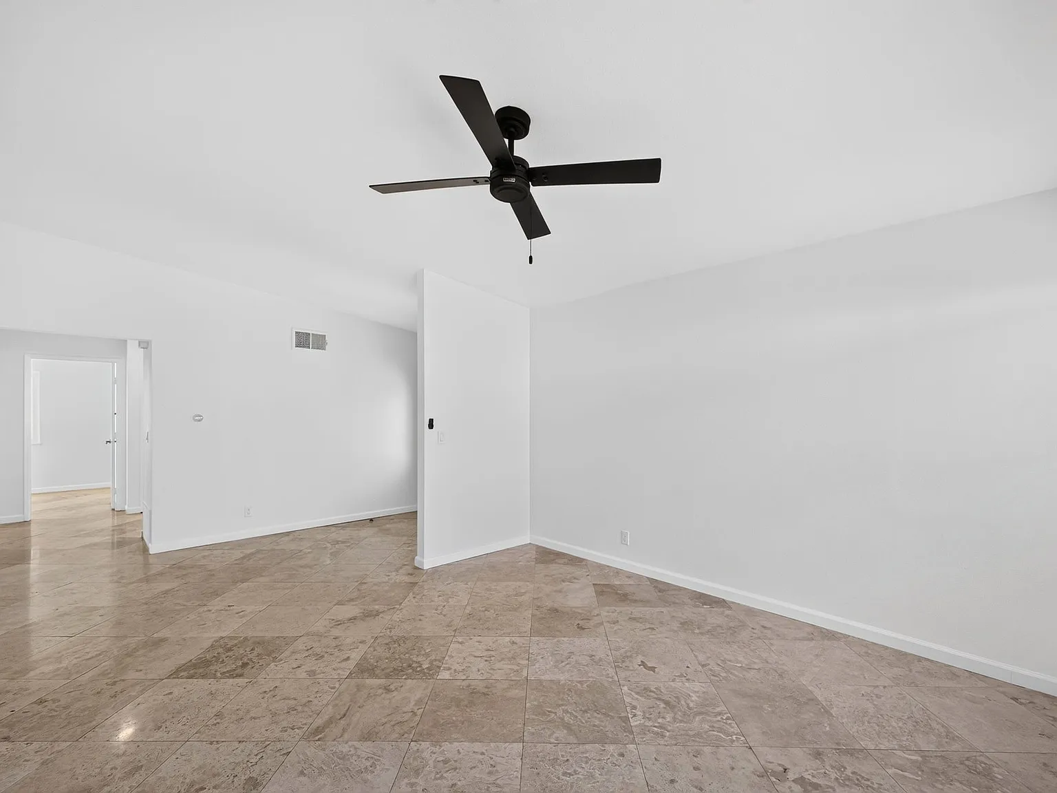 4 bed, 1404 sqft, $4,000 — Photo 4