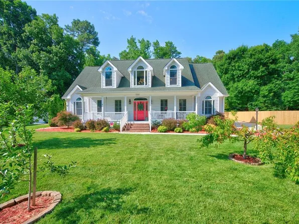 1516 Olde Mill Creek Dr, Suffolk, VA 23434