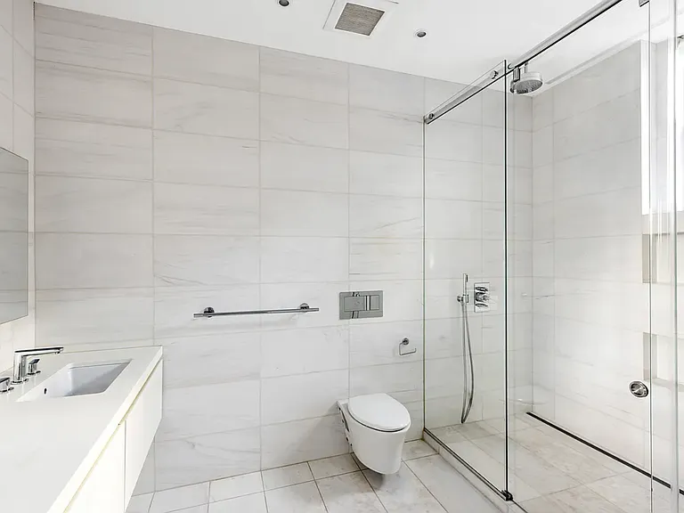 131 E 70th St #3 — Photo 8
