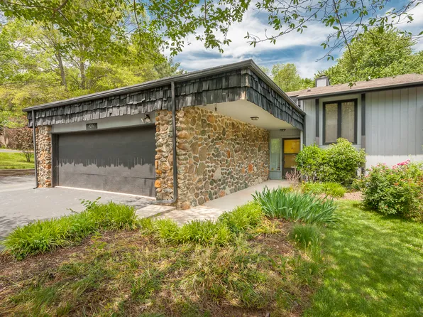 4216 Burning Tree Dr, Charlotte, NC 28277