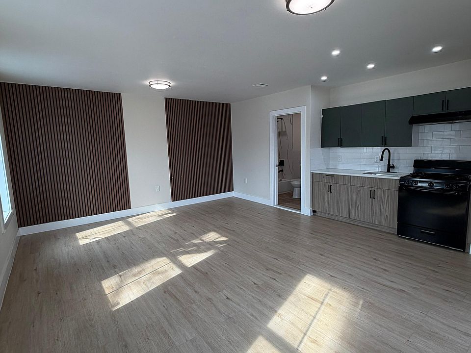 1st image of 101 W Broadway #G3