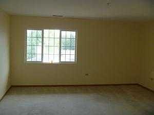 5th image of 605 Barrington Ave #32