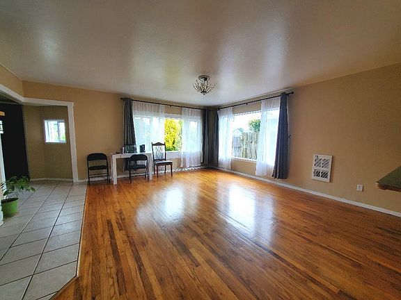 2nd image of 128 Lela St