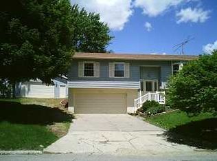 304 Thunderbird Dr, Marshalltown, IA 50158