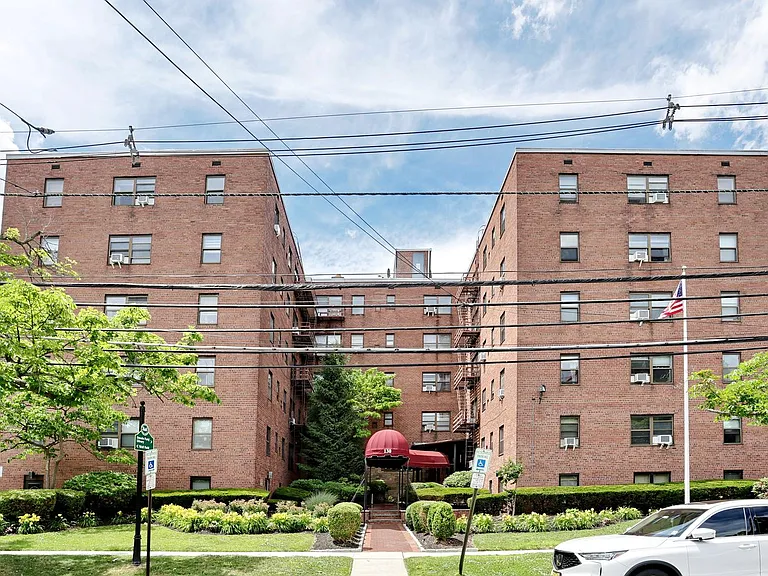 130 Orient Way #3D — Photo 1