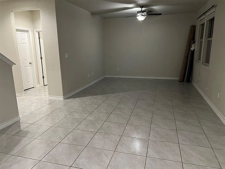 341 Mary Max Cir — Photo 6