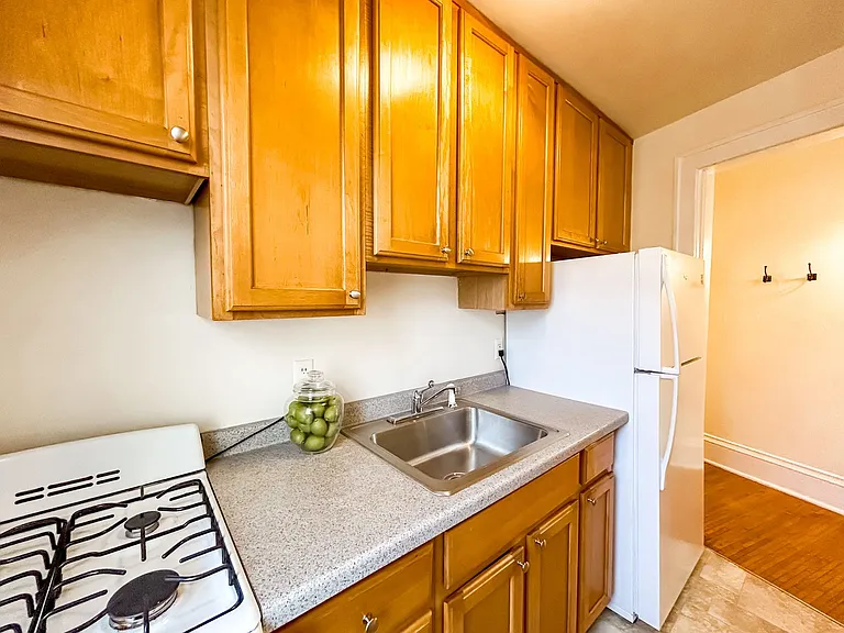 2121 Hennepin Ave S — Photo 22