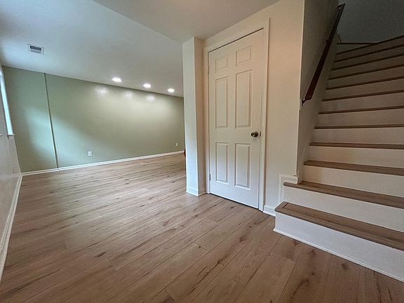 2nd image of 6723 Kenwood Forest Ln