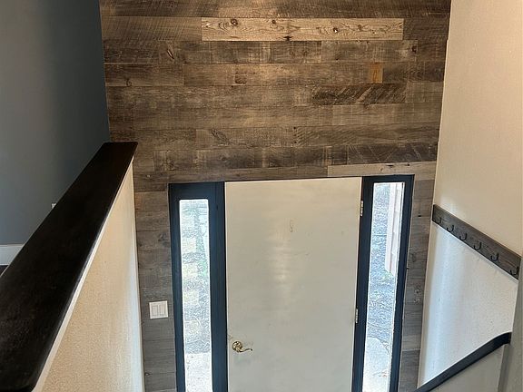 4th image of 309 SE 4th St