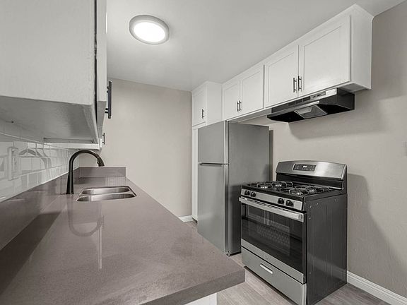 4th image of 4030 & 4036 S Gelber Pl #7