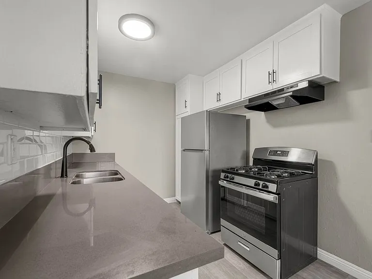 4030 & 4036 S Gelber Pl — Photo 4
