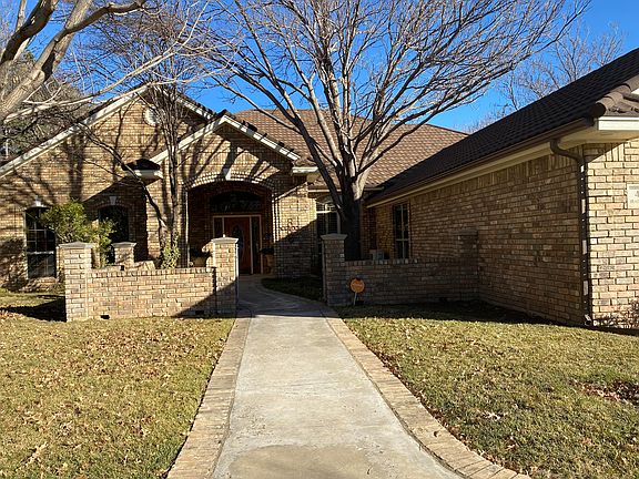 2nd image of 400 Bradley Ln