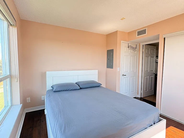 60 Fairfax Cres #425 — Photo 13