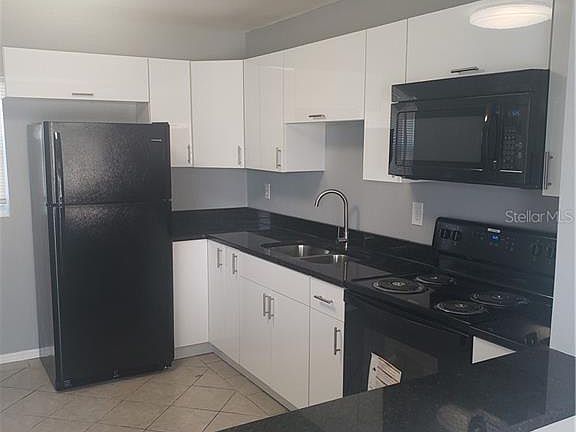 4th image of 1110 Royal Palm Ave #A