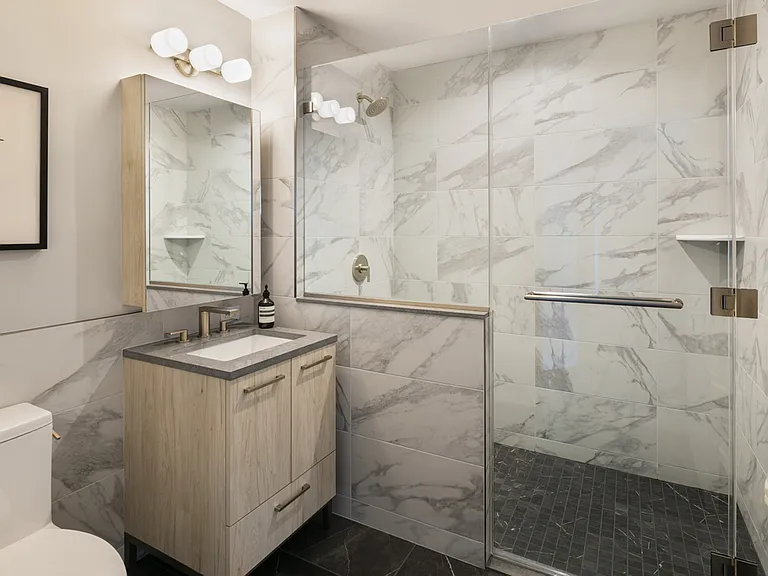 2315 44th Dr #24A — Photo 12
