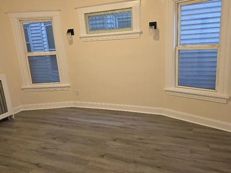 212 Park Ave — Photo 15