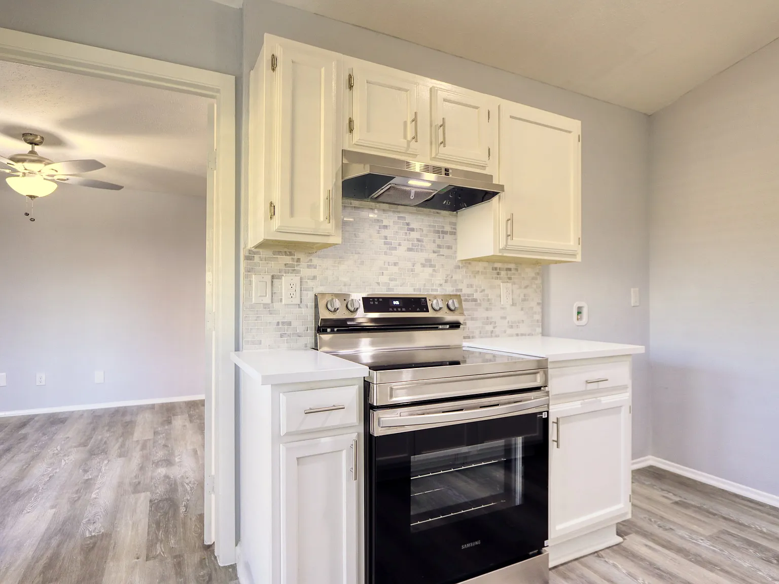 2 bed, 1165 sqft, $1,899 — Photo 2