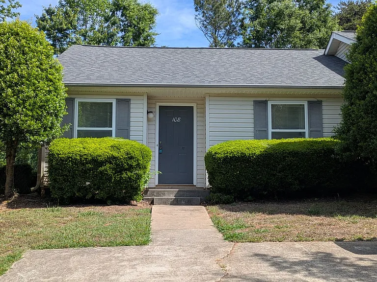 108 Bogey Ln — Photo 2
