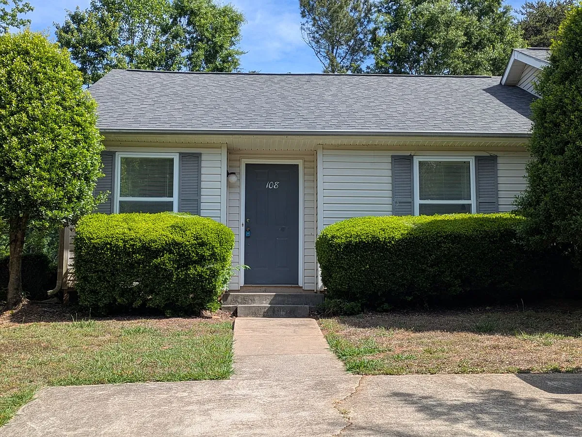 Building Photo - 108 Bogey Ln