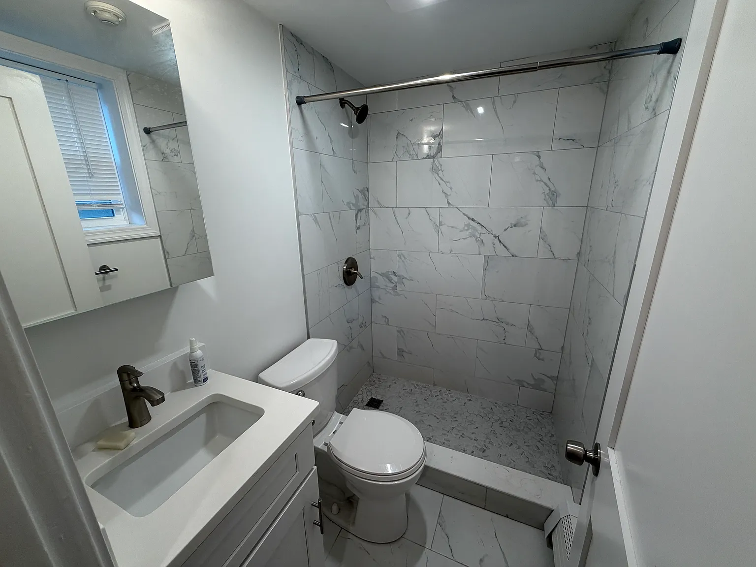 Studio, 400 sqft, $1,800 — Photo 4
