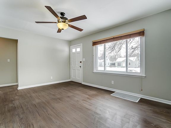 3rd image of 1268 Carolyn Ave