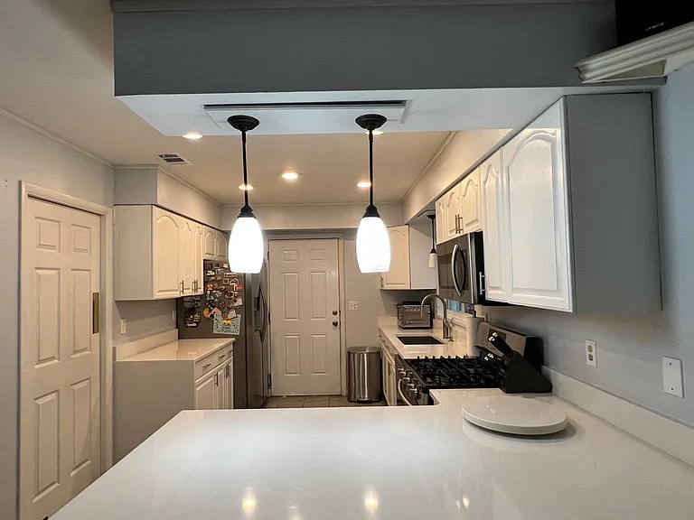 3452 NW 52nd Ave — Photo 7