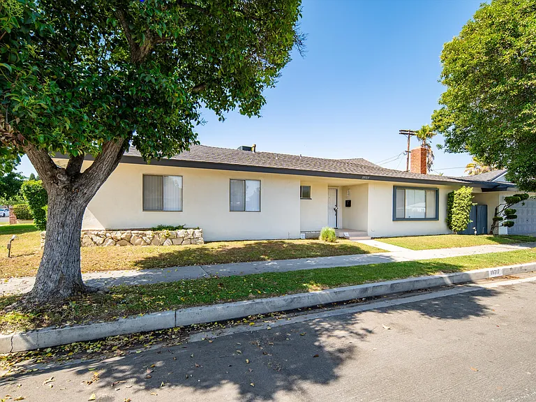19715 Chase St — Photo 1