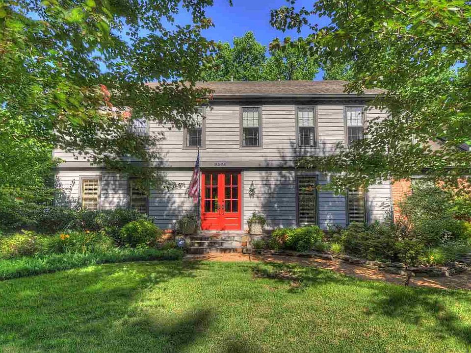 1st image of 2574 Regents Walk Dr