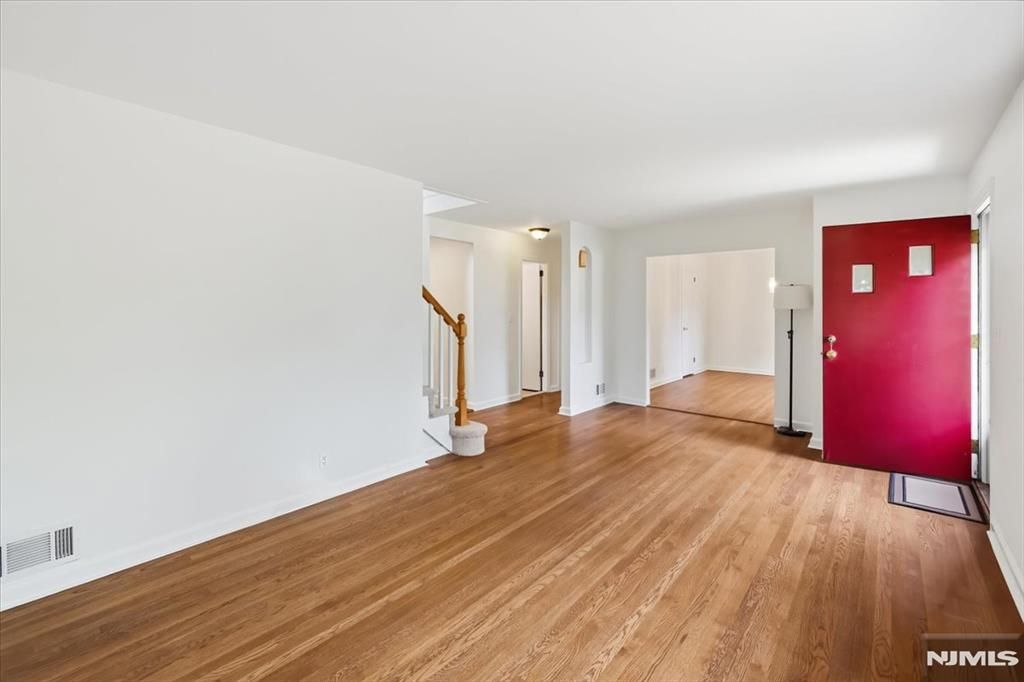 346 E Woodland Rd, New Milford, NJ - More