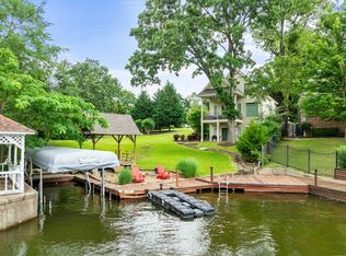 180 Port Au Prince St, Hot Springs, AR 71913