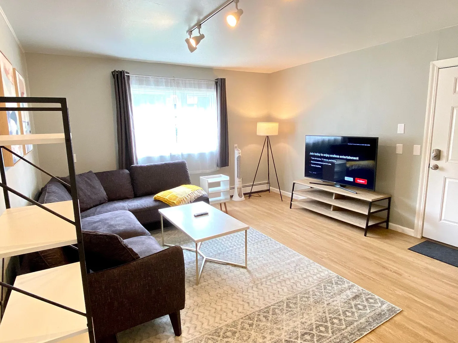 2808 Jones Ave — Photo 3