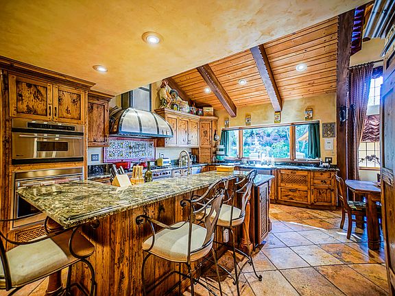 3rd image of 1531 N Mitchell Canyon Rd