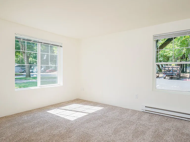 Woodridge Apartments — Photo 10