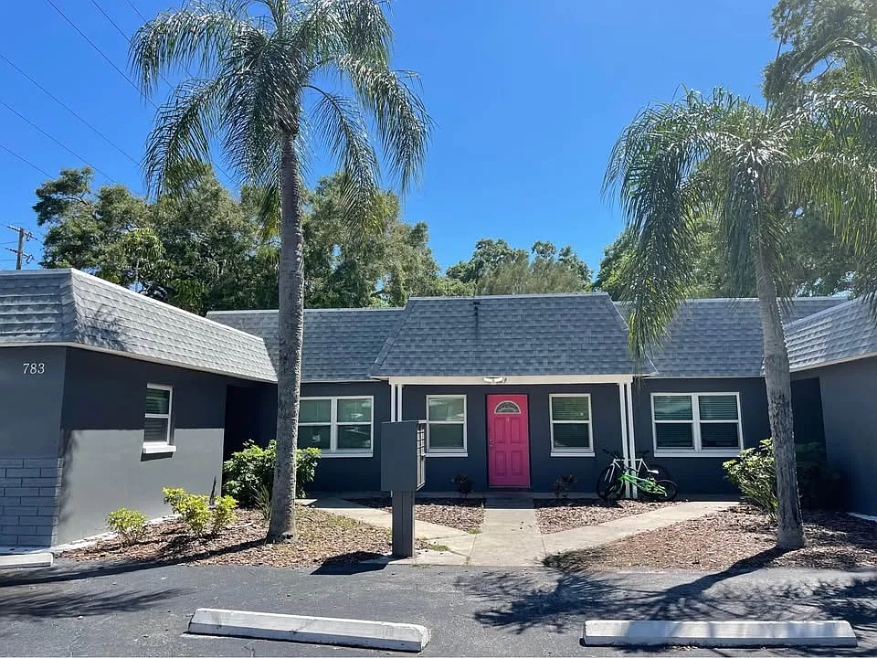 2 bed, 850 sqft, $1,600 — Photo 1