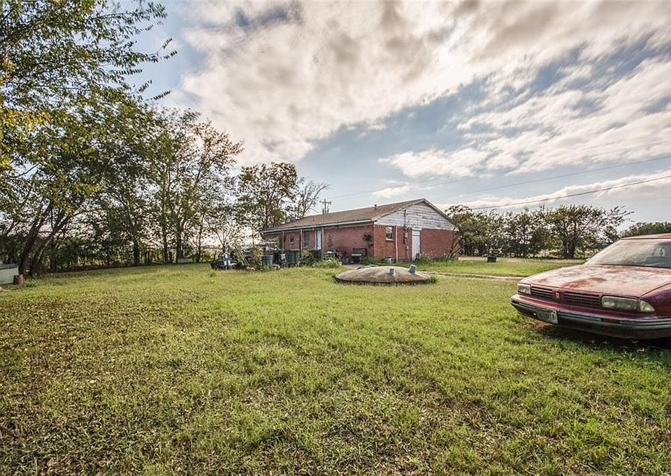 2nd image of 3075 Highway 175