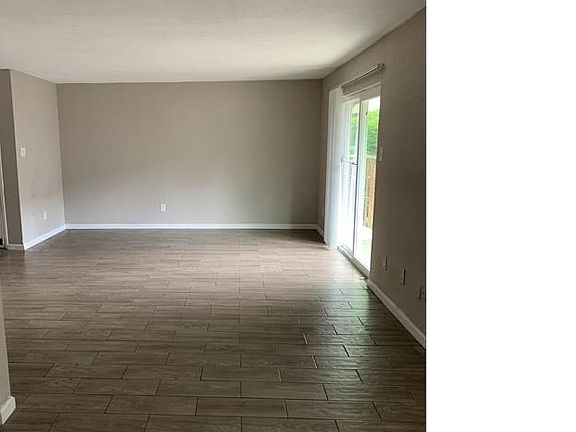 5th image of 5625 Antoine Dr #507