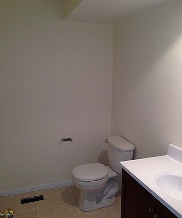5th image of 822 Lexington Cir