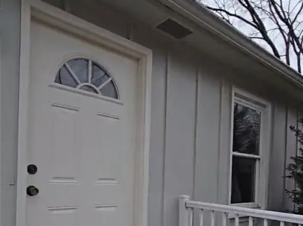 9815 James A Reed Rd, Kansas City, MO 64134