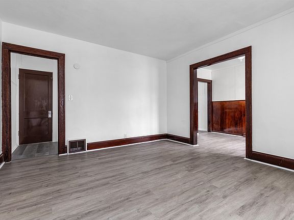 5th image of 1617 Custer Ave