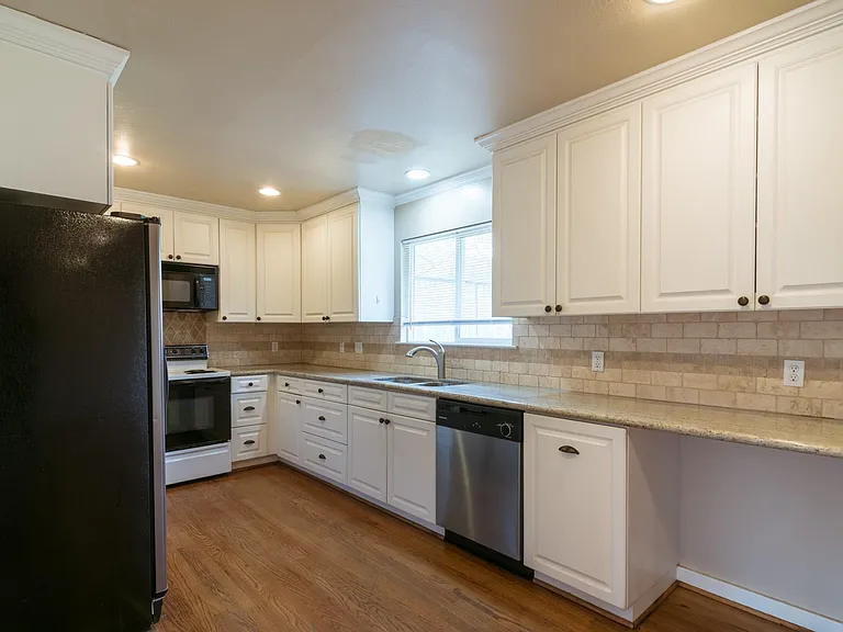 9718 Pine Lake Dr — Photo 18