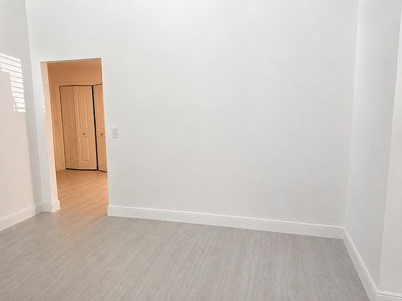 5th image of 10562 Fenway Place