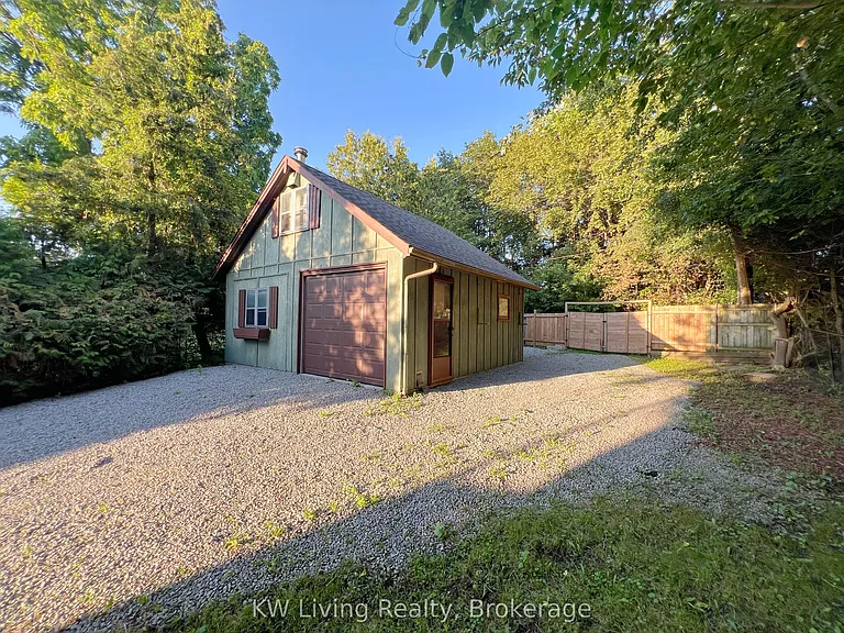 127 Lake Dr N — Photo 13