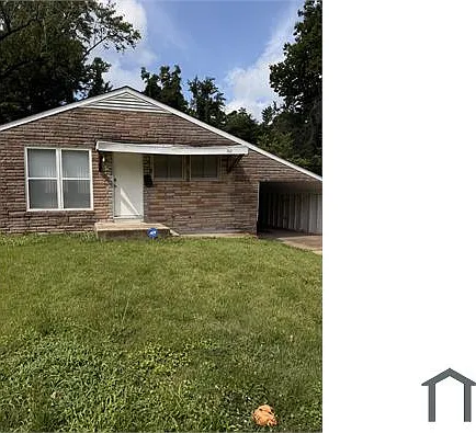 3 bed, 819 sqft, $1,300 — Photo 1