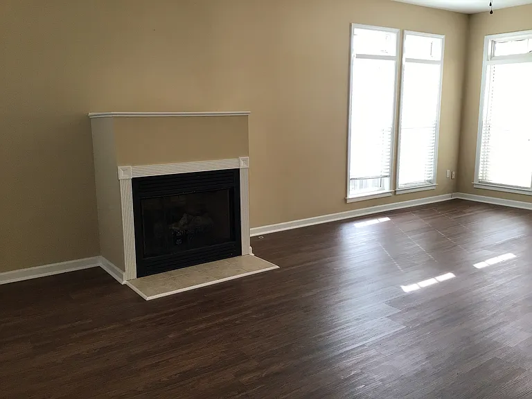 303 Stallion Rd — Photo 6