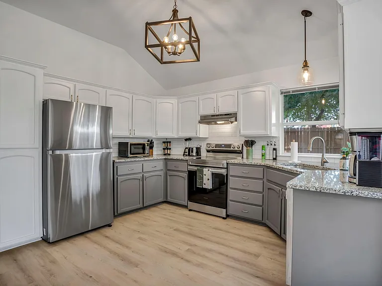 2709 Greenbriar Ct — Photo 8