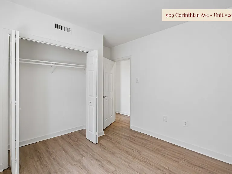 The Corinthian — Photo 35