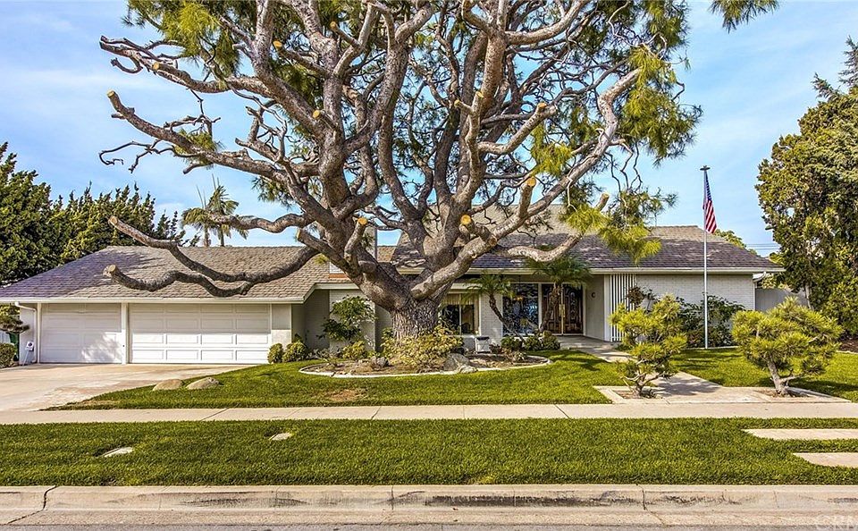1st image of 13651 Carlsbad Dr